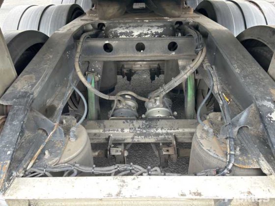 2015 真品三轴半挂车