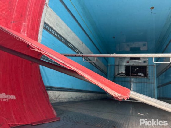 2015 真品三轴半挂车