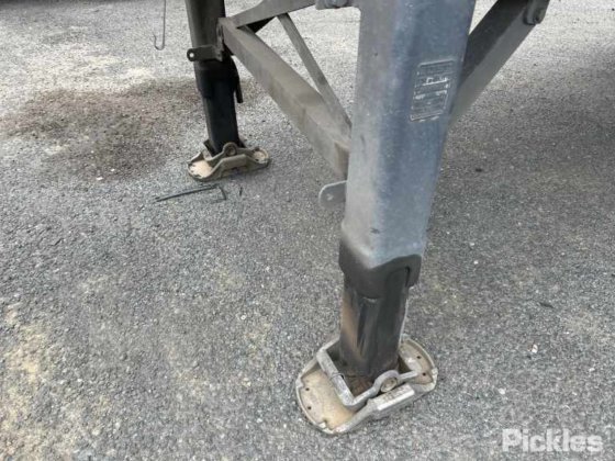 2015 真品三轴半挂车