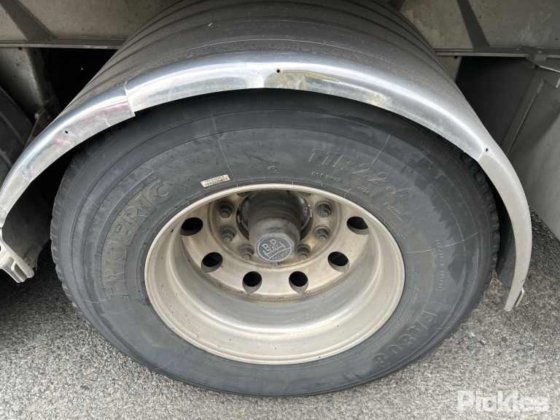 2014款正品三轴半挂车