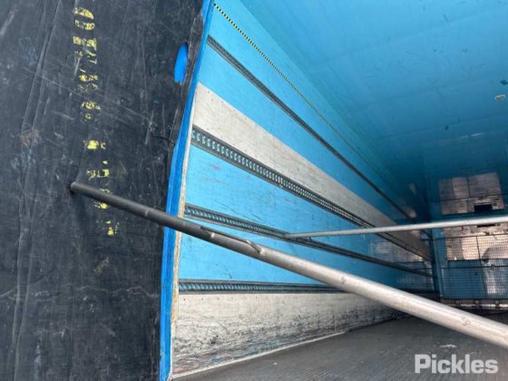 2014款正品三轴半挂车