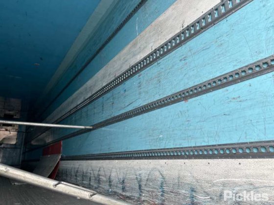 2014款正品三轴半挂车