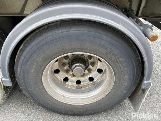 2014款正品三轴半挂车