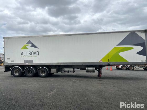 2014款正品三轴半挂车