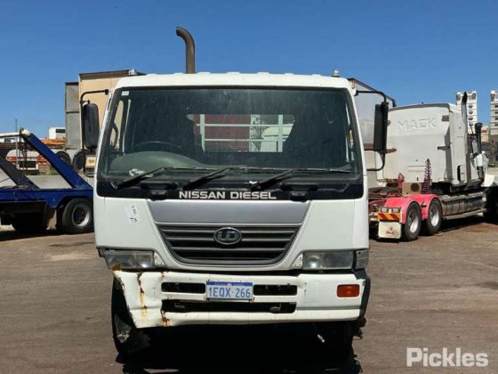 2003日产日産UD PK245