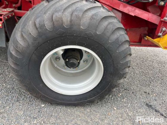 2025 Case IH Austoft 9000