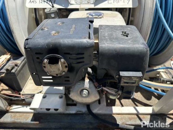 滑架式400L快速喷涂单元。