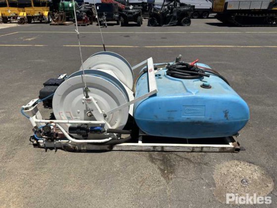 滑架式400L快速喷涂单元。