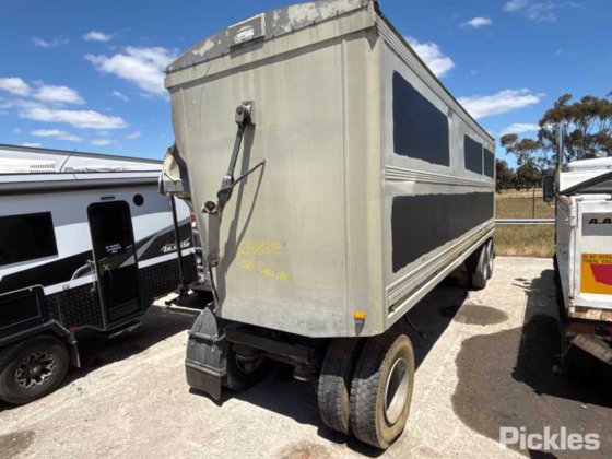 2009 HXW D4
