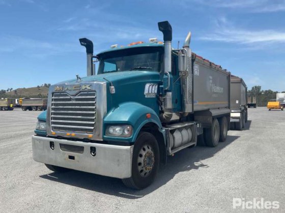 2016 Mack CMHR 三叉戟