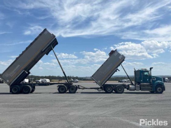 2016 Mack CMHR 三叉戟