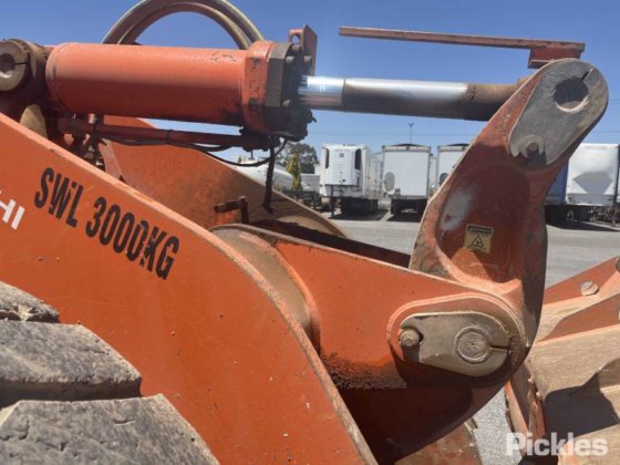 2005 Hitachi LX230