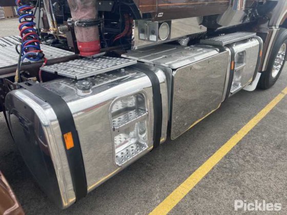 2013 Mack 超级运输车