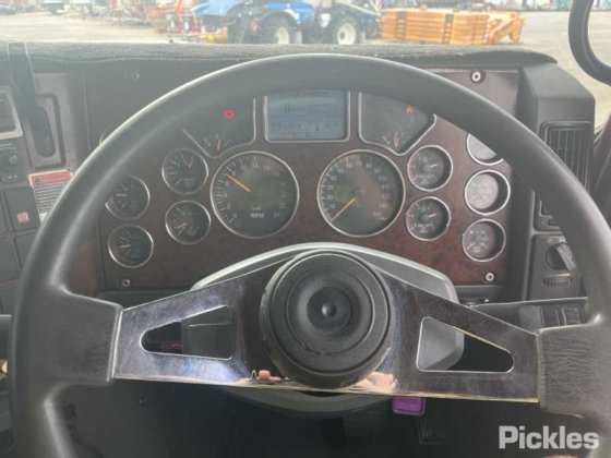 2013 Mack 超级运输车