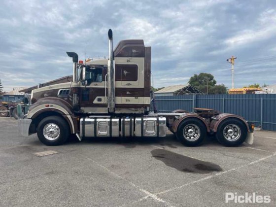 2013 Mack 超级运输车