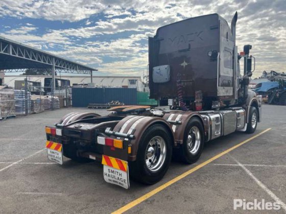 2013 Mack 超级运输车