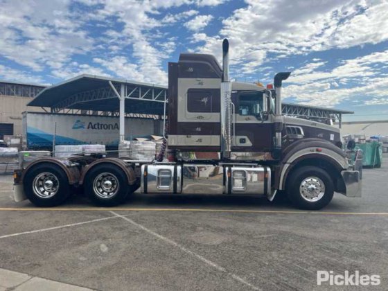 2013 Mack 超级运输车
