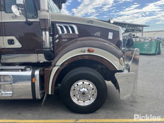 2013 Mack 超级运输车