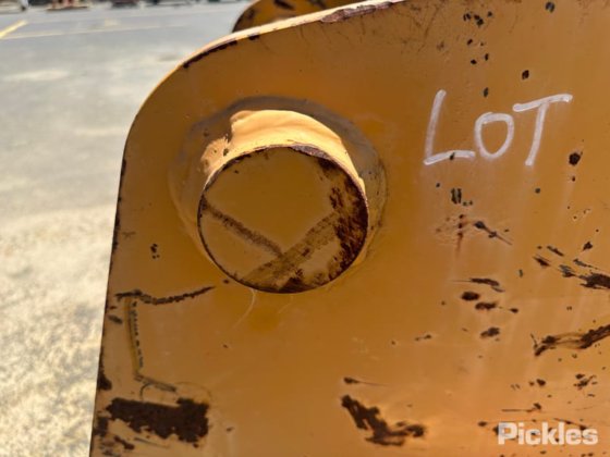 挖掘机液压抓斗附件。