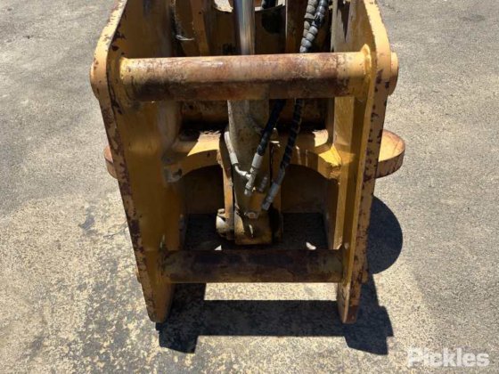 挖掘机液压抓斗附件。