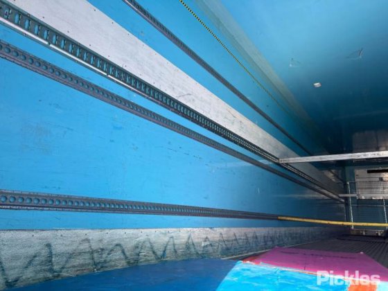 2019 真正的三轴半挂车