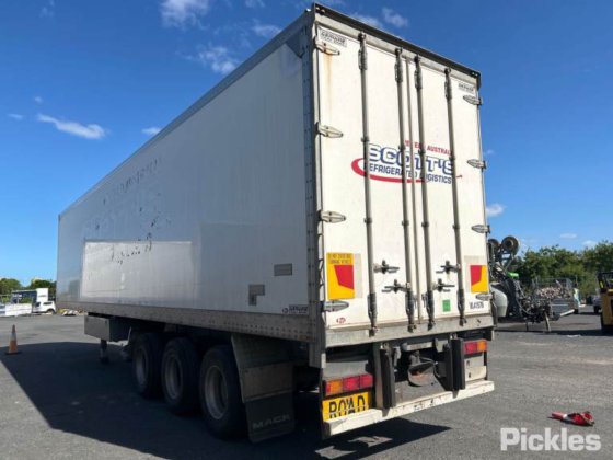 2019 真正的三轴半挂车