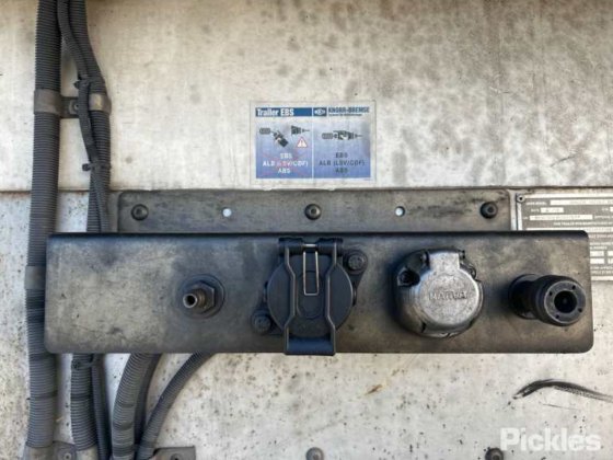 2019 真正的三轴半挂车