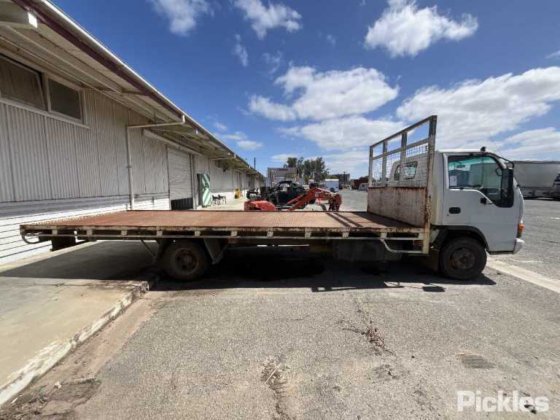 2005年式 いすゞ NPR