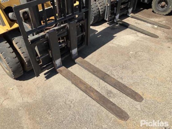 2015 Caterpillar GP30NT