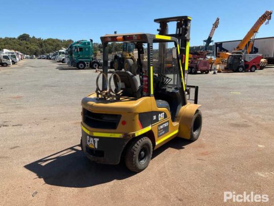 2015 Caterpillar GP30NT