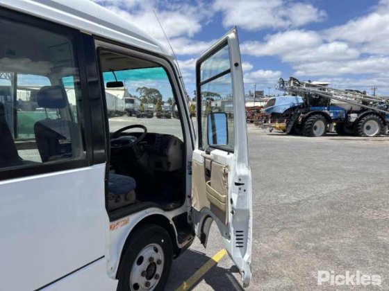 2018 三菱ふそう BE600 ローザ