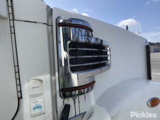 2014年 フレイトライナー コロナド