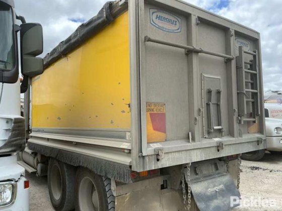 2014年 フレイトライナー コロナド