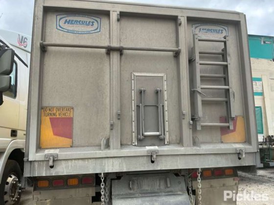 2014年 フレイトライナー コロナド