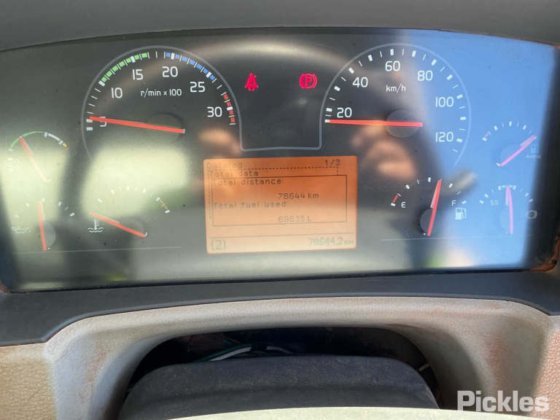 2016年式ボルボ FE320