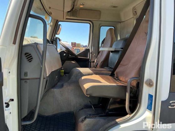 2016年式ボルボ FE320