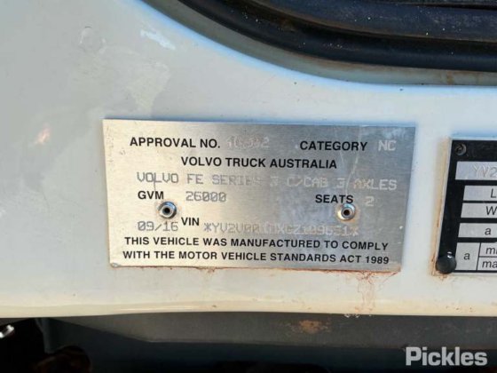 2016年式ボルボ FE320