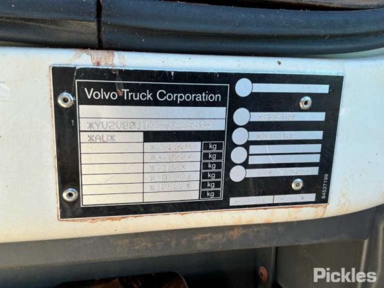 2016年式ボルボ FE320