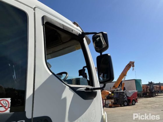 2016年式ボルボ FE320