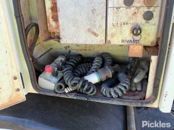 2016年式ボルボ FE320