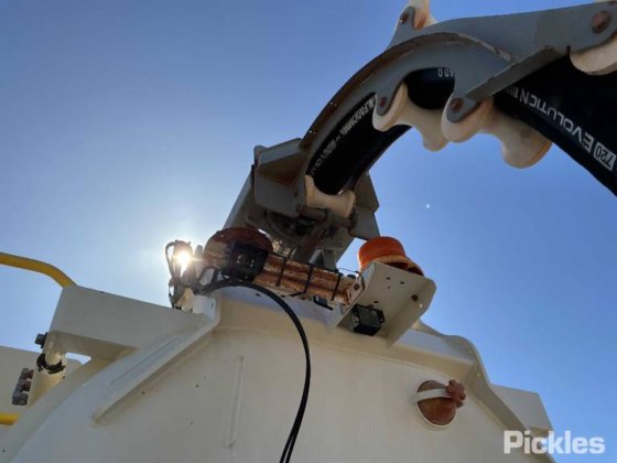 2016年式ボルボ FE320