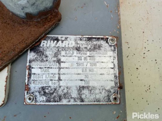 2016年式ボルボ FE320