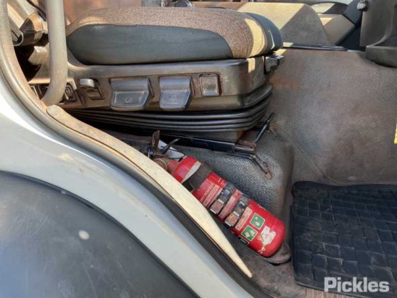 2016年式ボルボ FE320