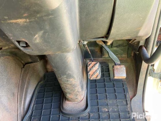 2016年式ボルボ FE320