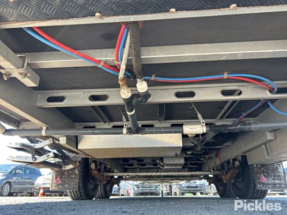 2016 年新时代大红色 19 ES2