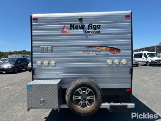 2016 年新时代大红色 19 ES2