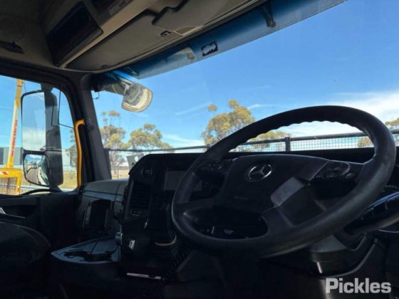 2018年式メルセデス・ベンツ・アクトロス