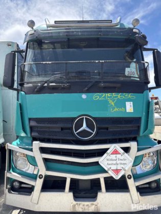 2018年式メルセデス・ベンツ・アクトロス