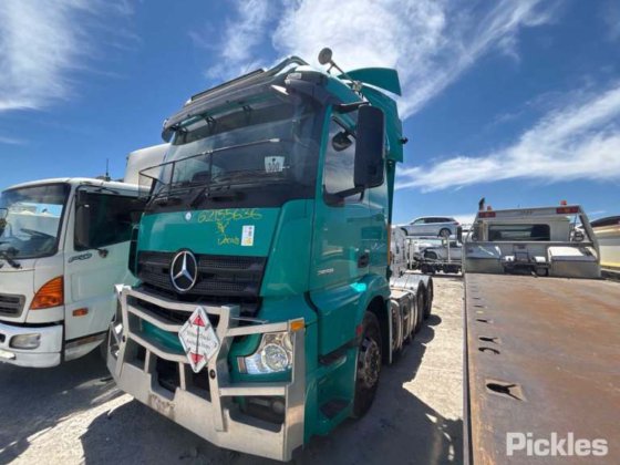 2018年式メルセデス・ベンツ・アクトロス