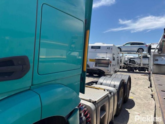 2018年式メルセデス・ベンツ・アクトロス